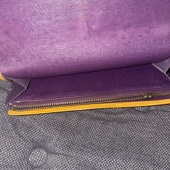 ✨Sarah Wallet Epi Yellow - Picture 6 of 7